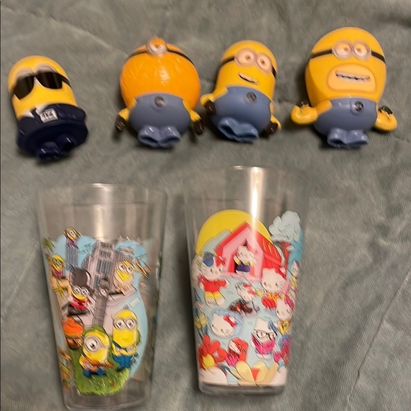 Minions Collectible Figures and Plastic Cups Set from McDonald’s - Picture 1 of 8